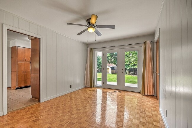 Building Photo - 1808 Sherwood Pl
