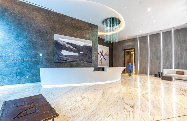 Building Photo - 1000 Brickell Plaza