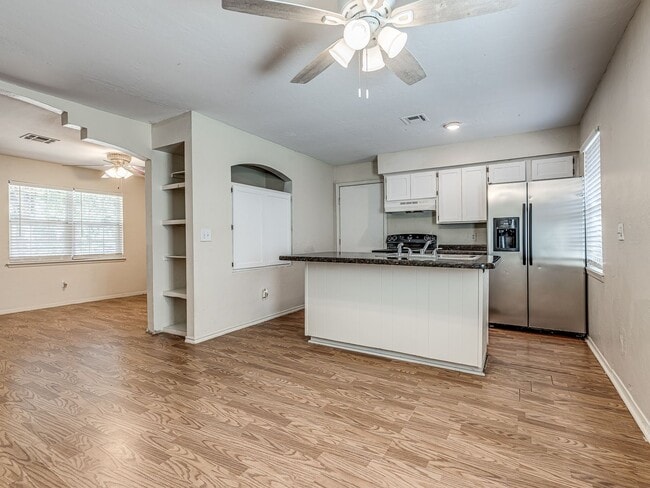 Building Photo - Home for rent in Guthrie Schools + Northeast Edmond