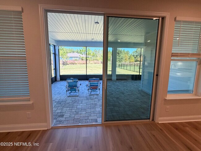 Building Photo - 381 Pelton Pl