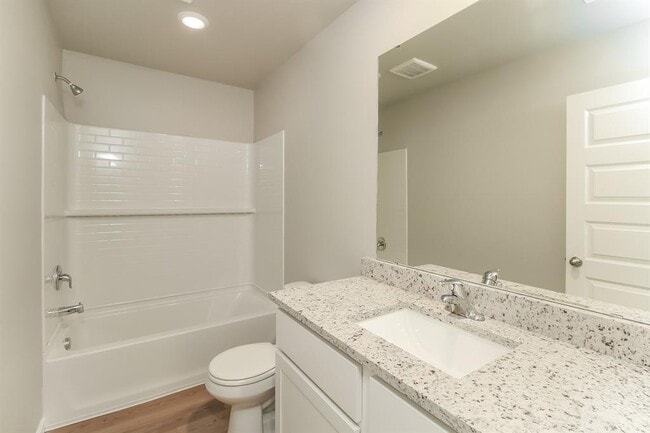 Building Photo - 2516 Rosewood Ln