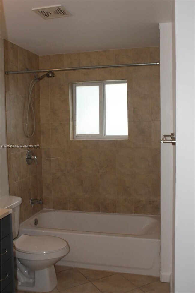 Building Photo - 2 bedroom in North Miami FL 33161
