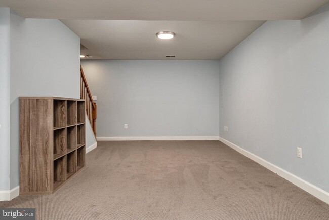 Building Photo - 119 Fordham Dr