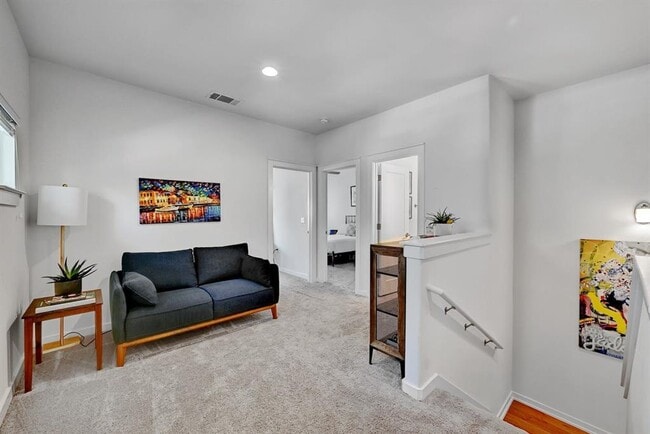 Building Photo - 6800 Menchaca Rd