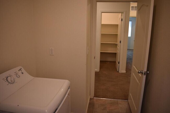 Building Photo - 4208 Candle Ct