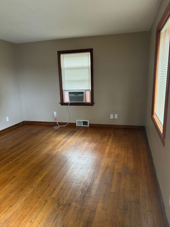 Building Photo - 1 bed 1 bath, 844 square foot home located in West Lafayette
