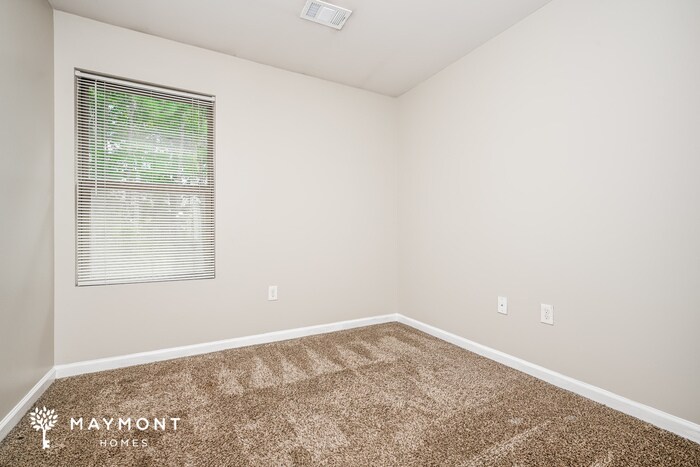 Building Photo - 2215 Marlin Dr