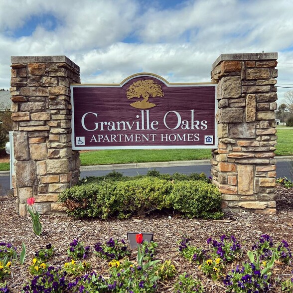 Primary Photo - Granville Oaks Apartment Homes