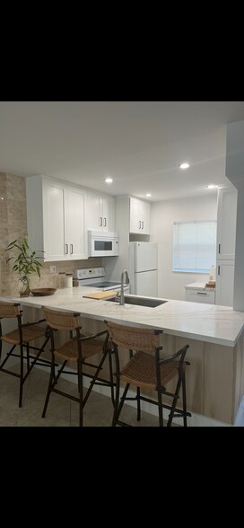 Building Photo - 4806 NW 36th St