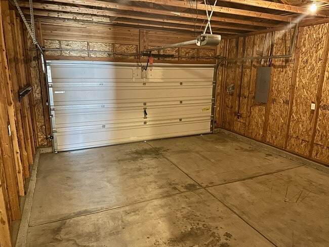 Building Photo - 10113 W Barberry Ave