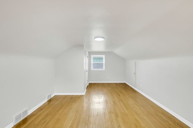 Building Photo - Charming 3-Bedroom Rental Home in Austintown