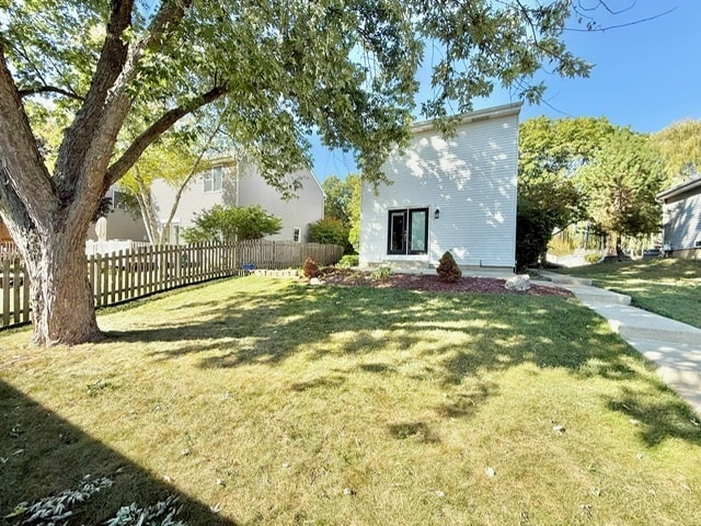 Building Photo - 924 Britta Ln
