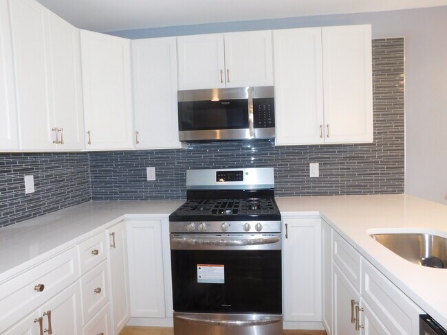 Building Photo - 751 S 17th St