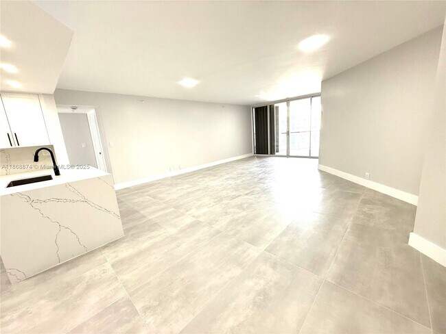 Building Photo - 6767 Collins Ave