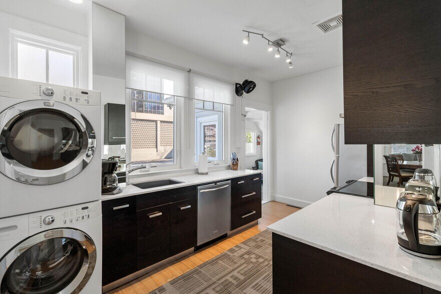 Building Photo - 44 25th St NW