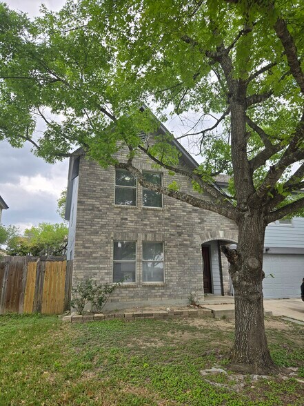 Building Photo - 874 Fillmore Dr