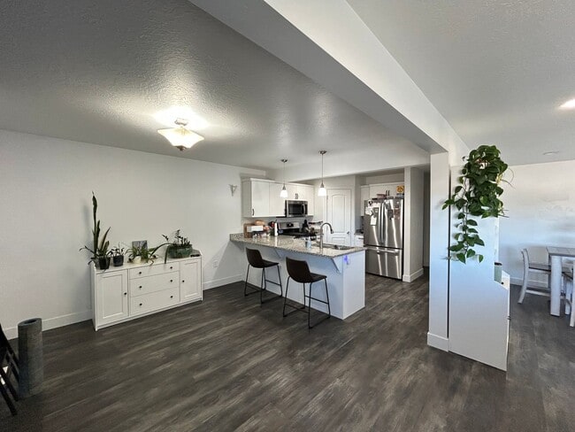 Building Photo - Mountain Vista Subdivision Home!