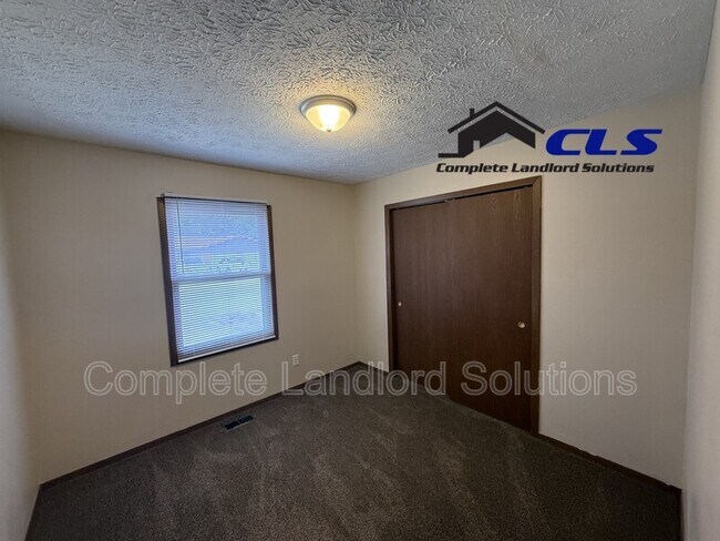 Building Photo - 4264 S Kian St