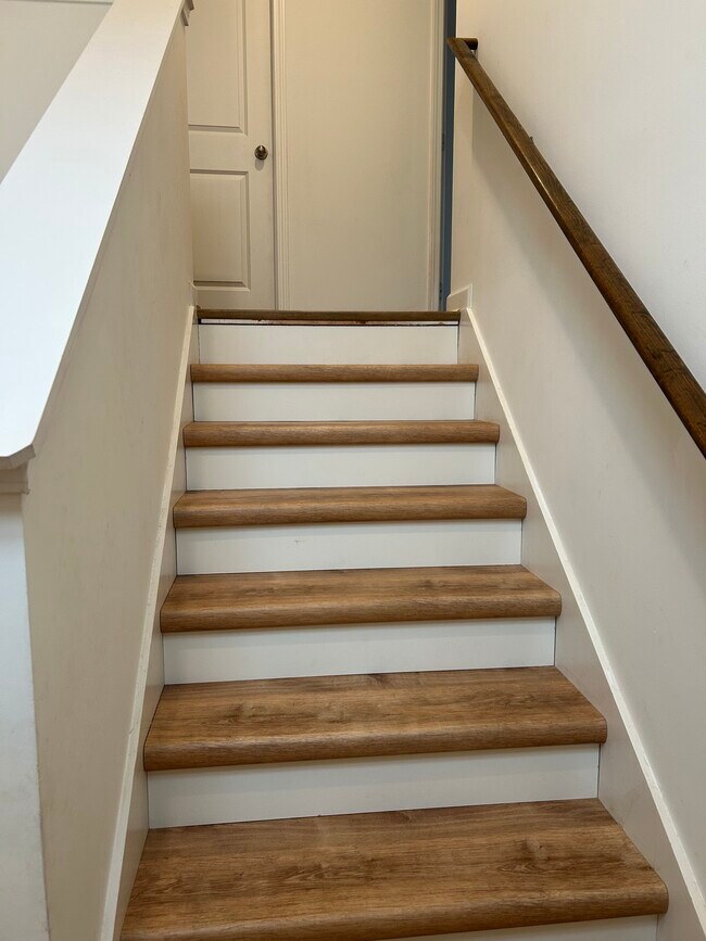 Building Photo - 1610 River Poppy Road