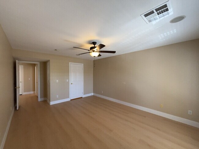 Building Photo - 11155 Grants Landing Ct