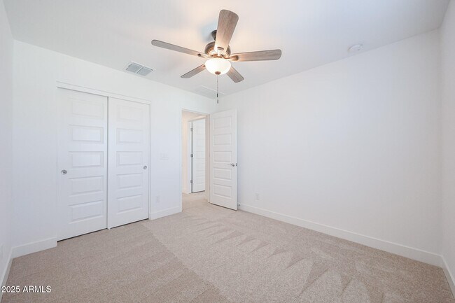 Building Photo - 14819 W Cottontail Ln