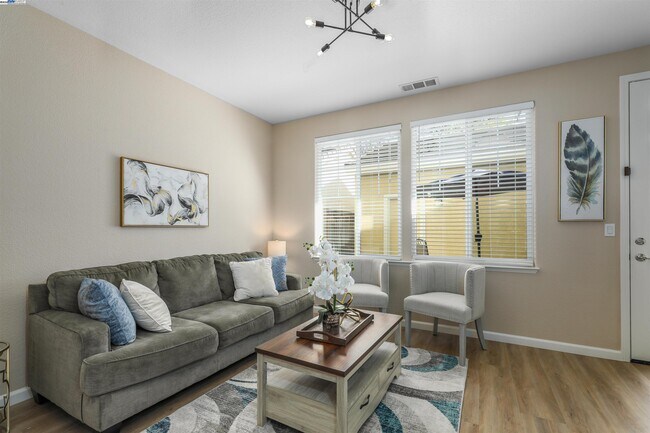 Building Photo - 7459 Starward Dr