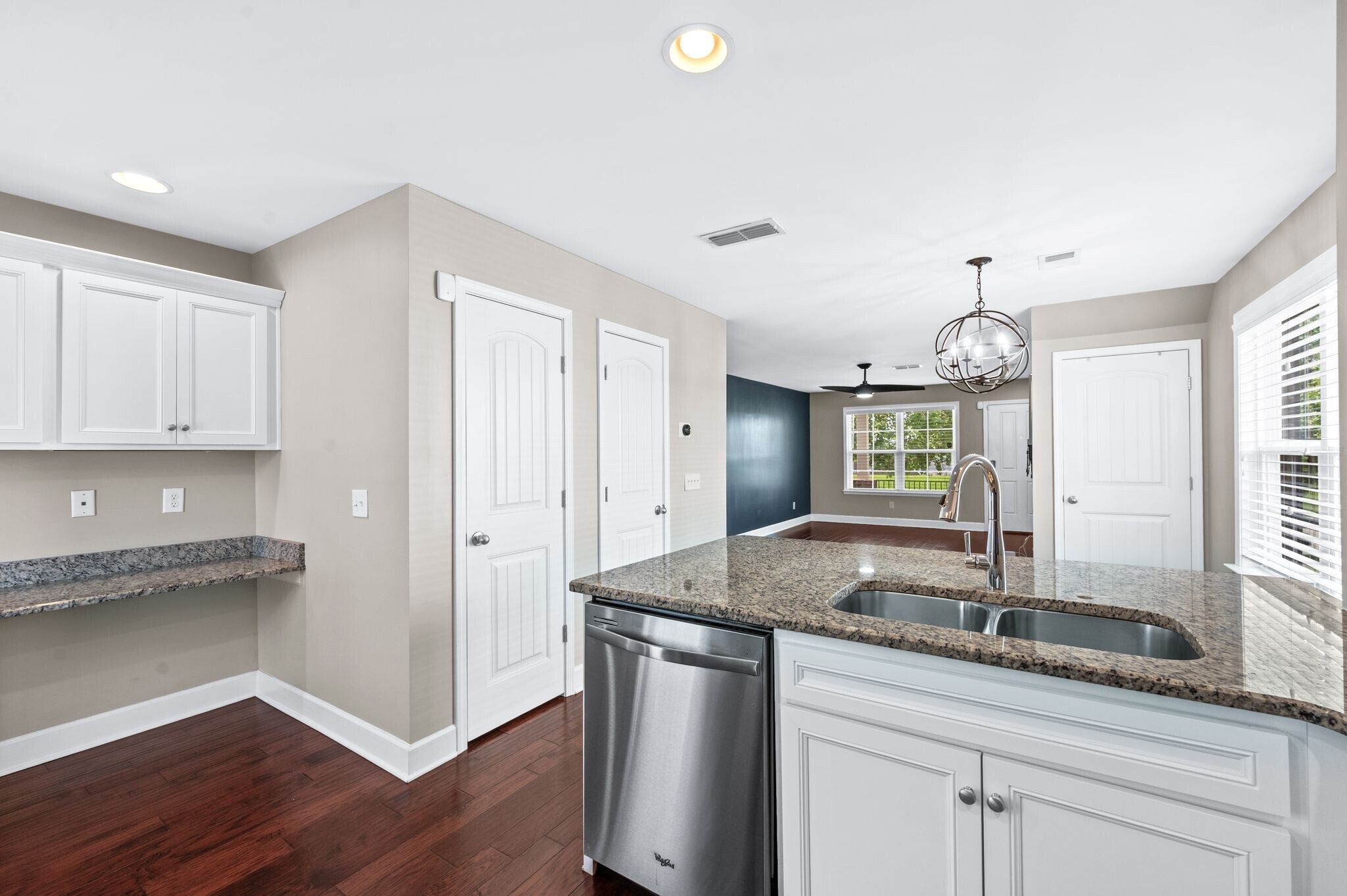 Building Photo - 1840 Riverbirch Ln