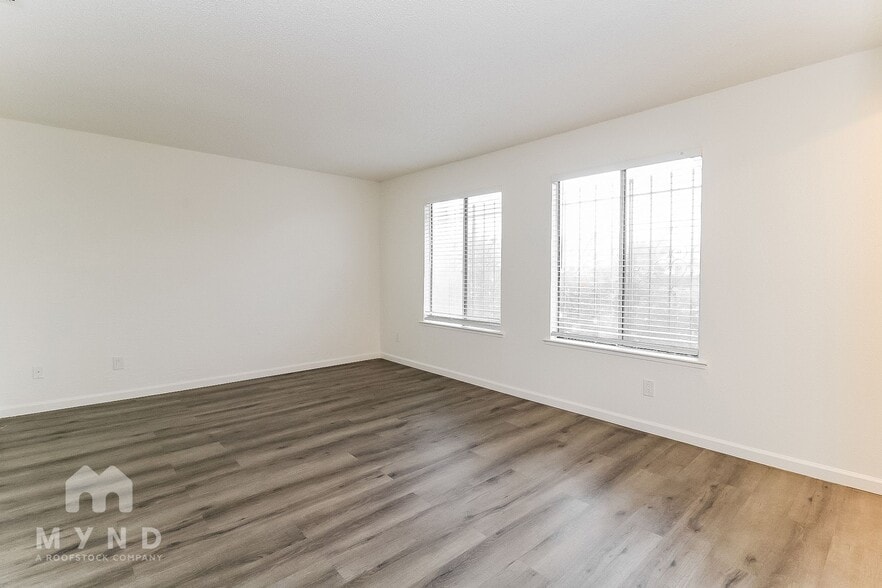 Building Photo - 7304 Lawnwood Dr