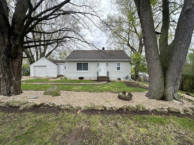 Primary Photo - 3037 Horton St
