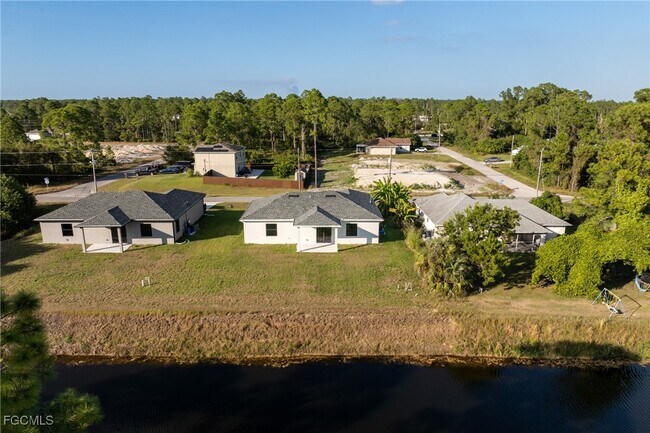 Building Photo - 1134 Cummings St E