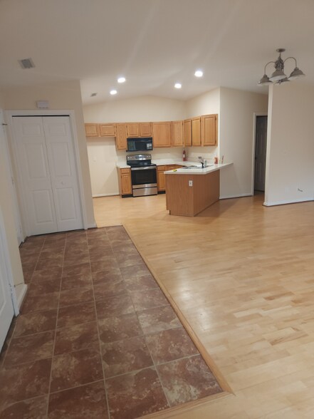 Building Photo - 1108 Estate Dr