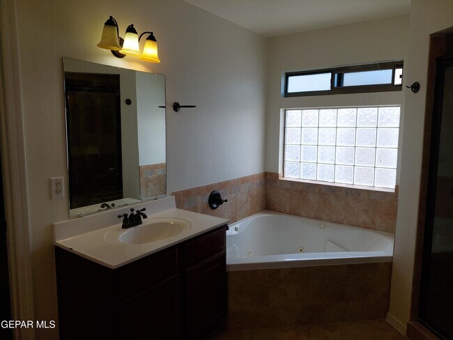 Building Photo - 11236 Horse Ranch St