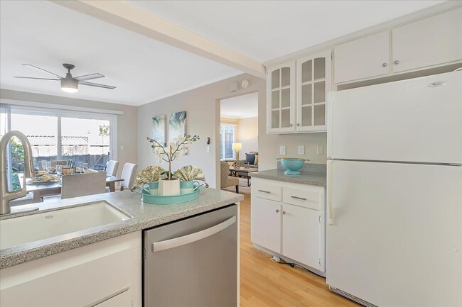 Building Photo - 6640 Bunker Hill Ct
