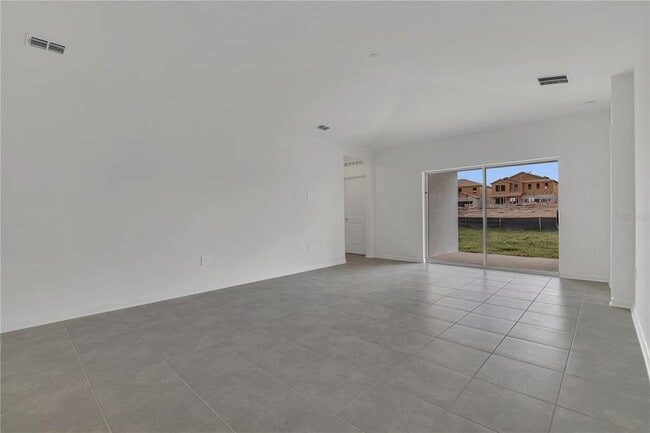 Building Photo - 2671 Armstrong Ave