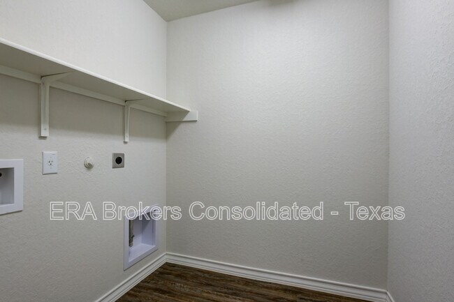 Building Photo - 121 Little Wichita