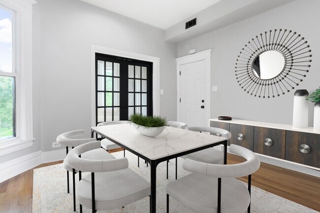 Building Photo - 6923 S Vernon Ave