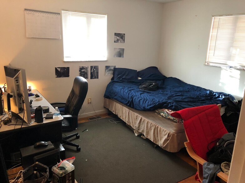 Building Photo - 731 S Woodlawn Ave