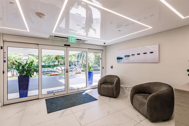 Building Photo - 340 Sunset Dr