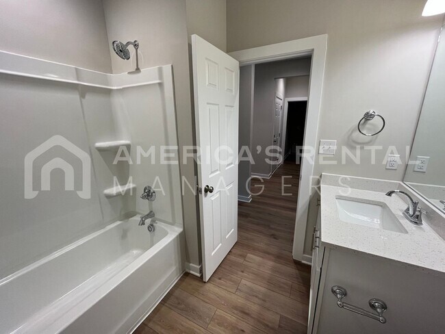 Building Photo - Home for Rent in Foley, AL!!! Available to View Now!!!