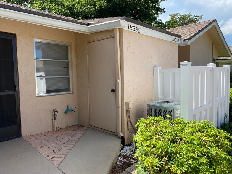 Building Photo - 18595 Egret Way