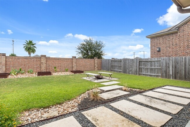 Building Photo - 3017 Broadhaven Dr