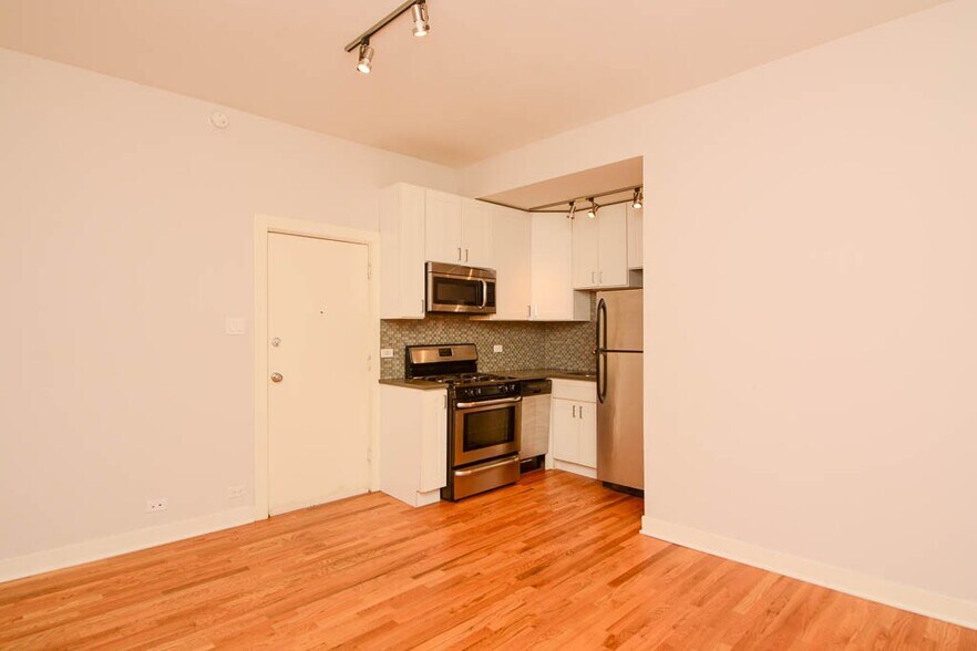 Building Photo - 2402 N Kedzie Blvd