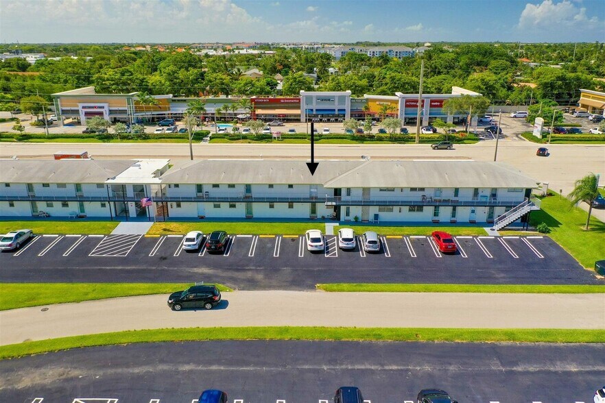 Building Photo - 1113 Lake Ter