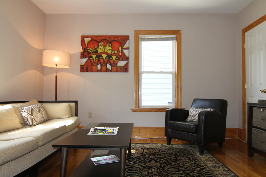 Building Photo - 139 Marcella St