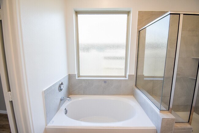 Building Photo - 3716 Vail Spgs Dr