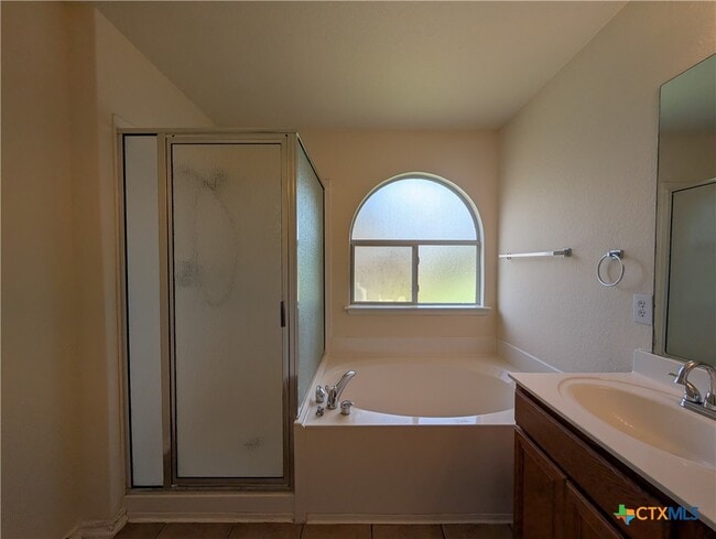Building Photo - 268 Goliad Dr