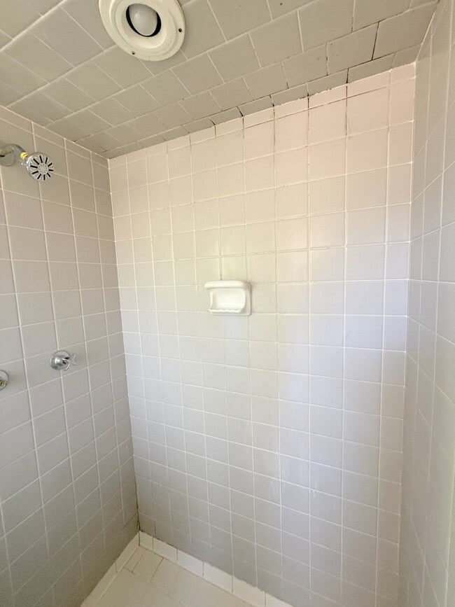 Building Photo - 1729 Laverne Dr NW