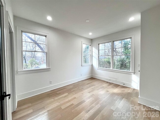 Building Photo - 614 West Blvd