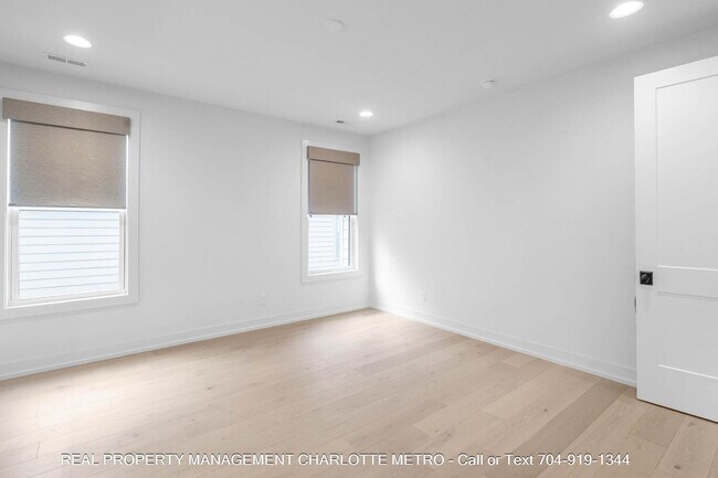 Building Photo - 1609 Parkwood Ave
