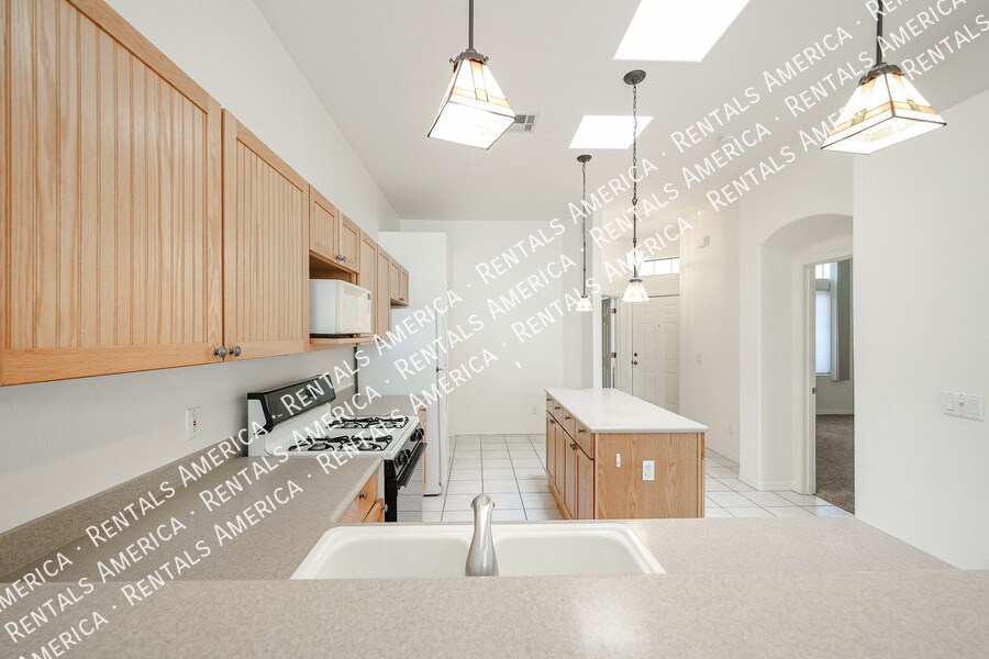Building Photo - 6730 E Hermosa Vista Dr